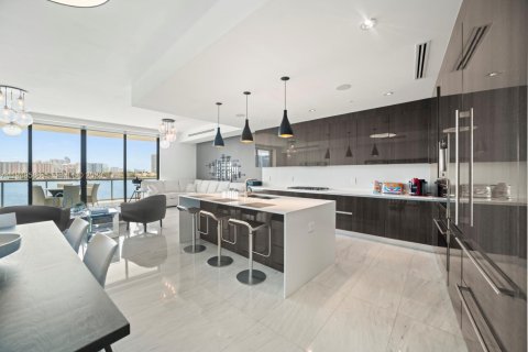 Condominio en Aventura, Florida, 3 dormitorios  № 2153037