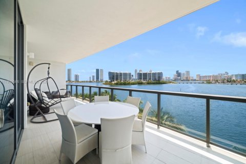 Condominio en venta en Aventura, Florida, 3 dormitorios, 249.72 m2 № 2153037 - foto 15