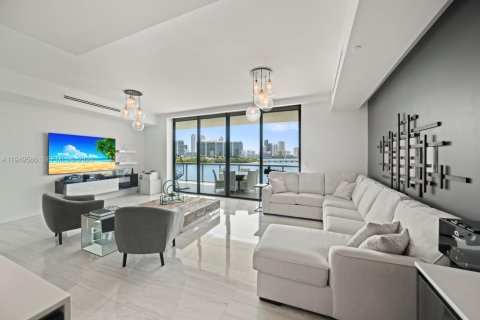 Condominio en venta en Aventura, Florida, 3 dormitorios, 249.72 m2 № 2153037 - foto 4