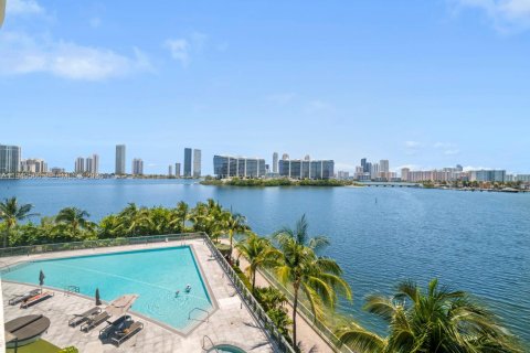 Condominio en venta en Aventura, Florida, 3 dormitorios, 249.72 m2 № 2153037 - foto 17