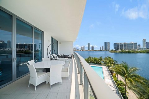 Condominio en venta en Aventura, Florida, 3 dormitorios, 249.72 m2 № 2153037 - foto 7