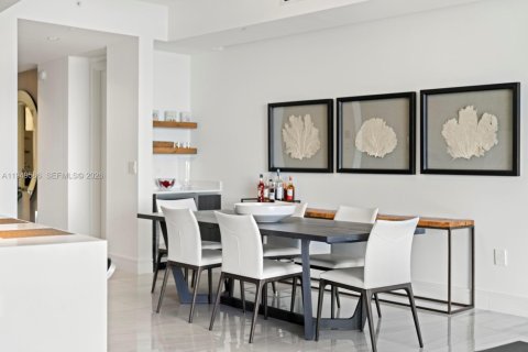 Condominio en venta en Aventura, Florida, 3 dormitorios, 249.72 m2 № 2153037 - foto 10