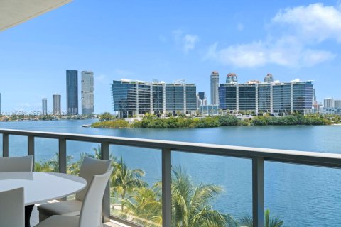 Condominio en venta en Aventura, Florida, 3 dormitorios, 249.72 m2 № 2153037 - foto 3