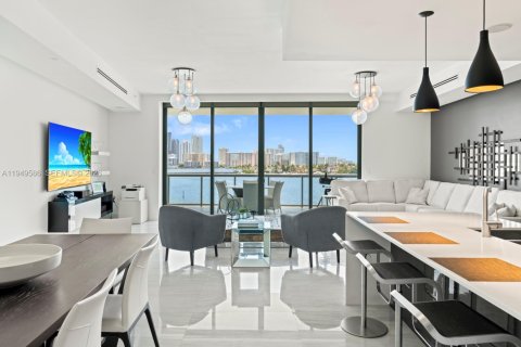 Condominio en venta en Aventura, Florida, 3 dormitorios, 249.72 m2 № 2153037 - foto 13
