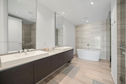 Condominio en venta en Aventura, Florida, 3 dormitorios, 249.72 m2 № 2153037 - foto 20