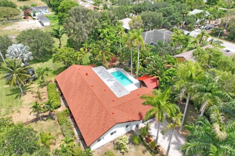 Casa en venta en Plantation, Florida, 5 dormitorios, 270.9 m2 № 1180237 - foto 1