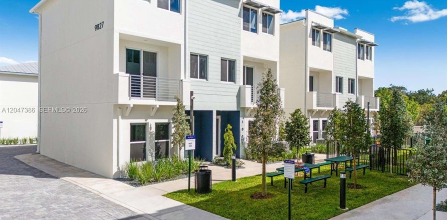 Adosado en Palmetto Bay, Florida 2 dormitorios, 151.52 m2 № 2169070