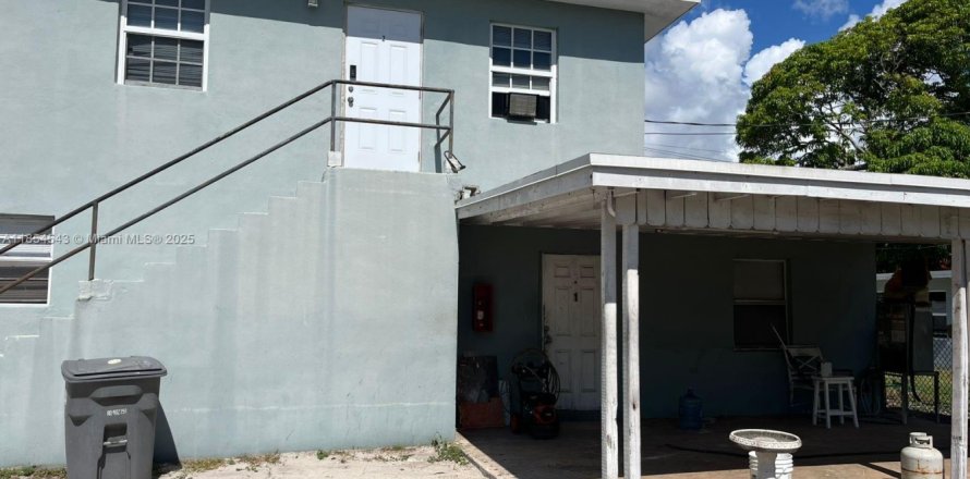 Villa ou maison à Lake Worth, Floride 3 chambres, 81.29 m2 № 1872498