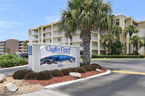 Condominio en New Smyrna Beach, Florida, 2 dormitorios № 2410660