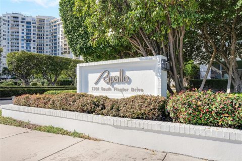 Copropriété à vendre à West Palm Beach, Floride: 2 chambres, 126.63 m2 № 2042137 - photo 8