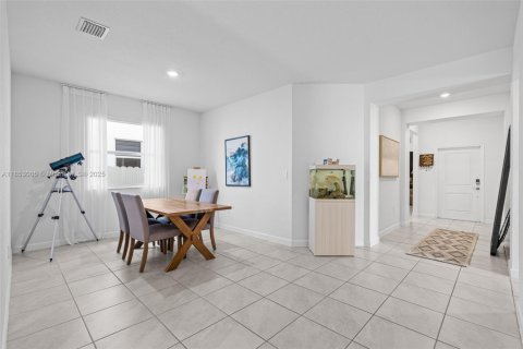House in Miami, Florida 4 bedrooms, 173.73 sq.m. № 1872152 - photo 7