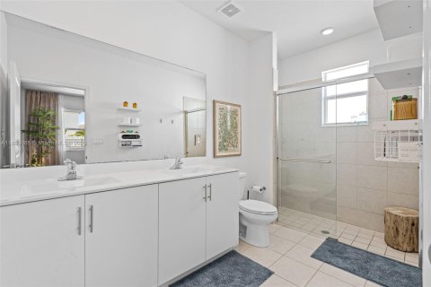 House in Miami, Florida 4 bedrooms, 173.73 sq.m. № 1872152 - photo 23