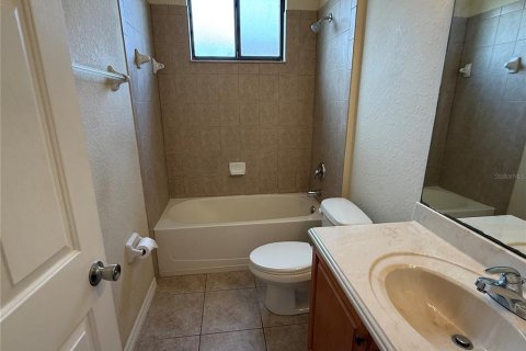 House in Kissimmee, Florida 3 bedrooms, 166.39 sq.m. № 2156773 - photo 7