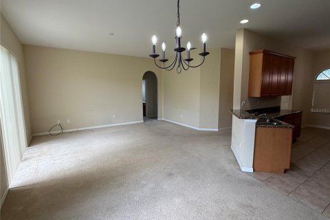 House in Kissimmee, Florida 3 bedrooms, 166.39 sq.m. № 2156773 - photo 2