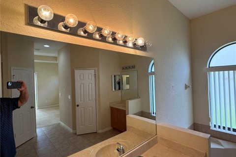 House in Kissimmee, Florida 3 bedrooms, 166.39 sq.m. № 2156773 - photo 14