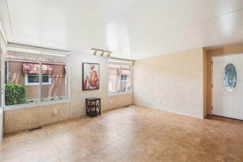 Apartamento en alquiler en Land O' Lakes, Florida, 2 dormitorios, 116.13 m2 № 1791492 - foto 8