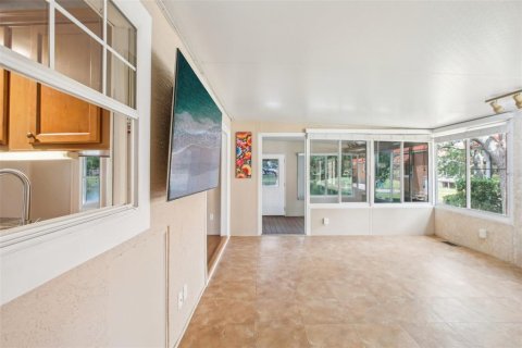 Apartamento en alquiler en Land O' Lakes, Florida, 2 dormitorios, 116.13 m2 № 1791492 - foto 4