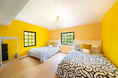 Casa en alquiler en Miami Beach, Florida, 5 dormitorios, 327.2 m2 № 2015653 - foto 28