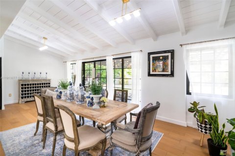 Casa en alquiler en Miami Beach, Florida, 5 dormitorios, 327.2 m2 № 2015653 - foto 9