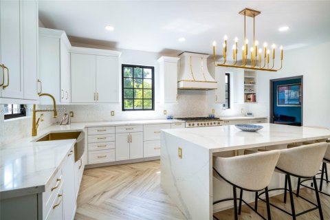 Casa en alquiler en Miami Beach, Florida, 5 dormitorios, 327.2 m2 № 2015653 - foto 16