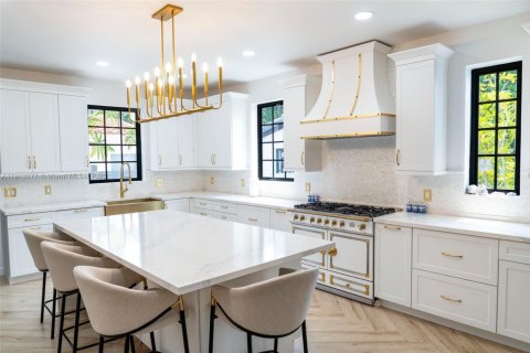 Casa en alquiler en Miami Beach, Florida, 5 dormitorios, 327.2 m2 № 2015653 - foto 17