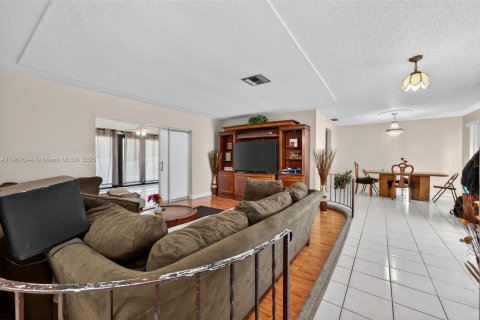 House in Margate, Florida 3 bedrooms, 170.38 sq.m. № 1963483 - photo 5