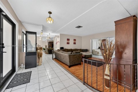 House in Margate, Florida 3 bedrooms, 170.38 sq.m. № 1963483 - photo 6