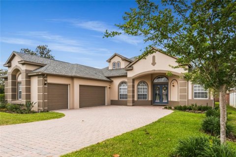 House in Sanford, Florida 4 bedrooms, 291.34 sq.m. № 2112974