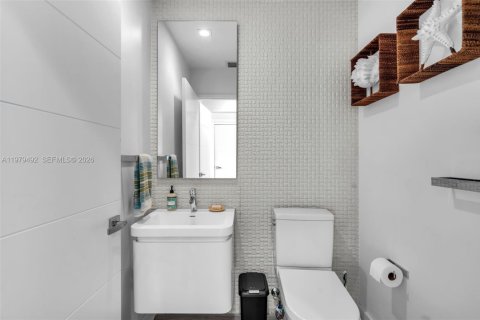 Villa ou maison à vendre à Miami Beach, Floride: 4 chambres, 316.43 m2 № 2045412 - photo 15