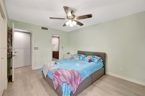 Condo in Plantation, Florida, 2 bedrooms  № 1746073 - photo 8