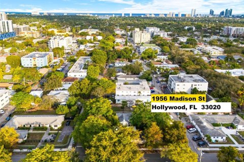 Commercial property in Hollywood, Florida 147.99 sq.m. № 1992439 - photo 24