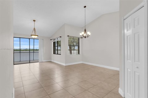 Купить кондоминиум в Майами-Лейкс, Флорида 2 спальни, 102.94м2, № 1971526 - фото 12