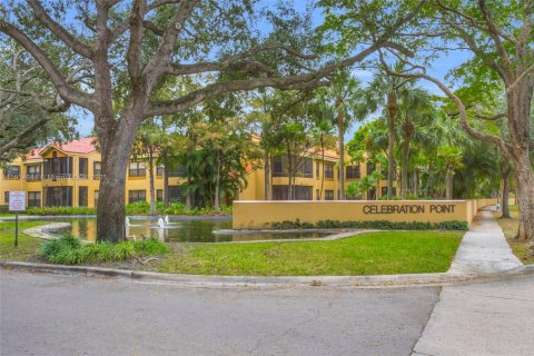 Купить кондоминиум в Майами-Лейкс, Флорида 2 спальни, 102.94м2, № 1971526 - фото 2