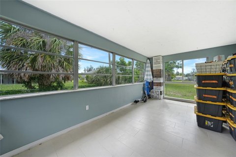 House in Port Charlotte, Florida 3 bedrooms, 122.63 sq.m. № 1808054 - photo 23