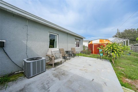 House in Port Charlotte, Florida 3 bedrooms, 122.63 sq.m. № 1808054 - photo 27