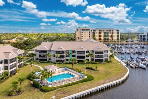 Condo in Punta Gorda, Florida, 2 bedrooms  № 2108115