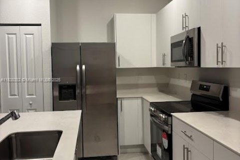 Adosado en alquiler en Florida City, Florida, 4 dormitorios, 151.71 m2 № 1823912 - foto 3