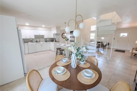 Adosado en venta en Tampa, Florida, 3 dormitorios, 151.62 m2 № 1880776 - foto 13