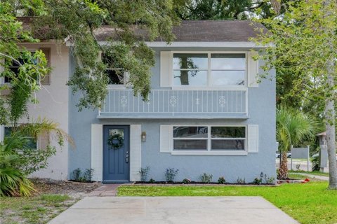 Adosado en venta en Tampa, Florida, 3 dormitorios, 151.62 m2 № 1880776 - foto 1