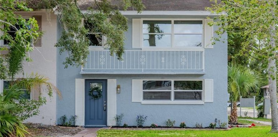 Adosado en Tampa, Florida 3 dormitorios, 151.62 m2 № 1880776
