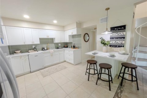 Adosado en venta en Tampa, Florida, 3 dormitorios, 151.62 m2 № 1880776 - foto 16