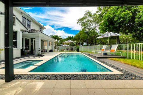 Villa ou maison à vendre à Miramar, Floride: 4 chambres, 251.49 m2 № 2266230 - photo 9