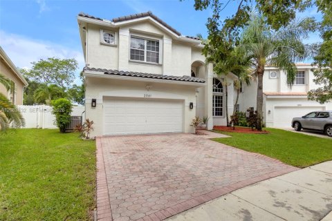Villa ou maison à vendre à Miramar, Floride: 4 chambres, 251.49 m2 № 2266230 - photo 27