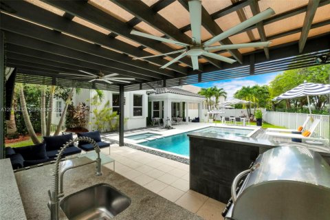 Villa ou maison à vendre à Miramar, Floride: 4 chambres, 251.49 m2 № 2266230 - photo 12