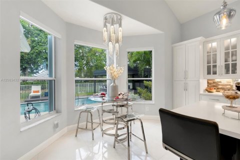 Villa ou maison à vendre à Miramar, Floride: 4 chambres, 251.49 m2 № 2266230 - photo 29
