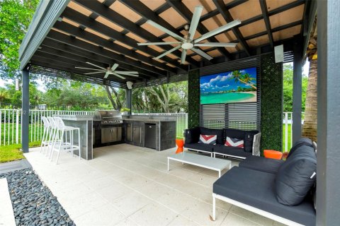 Villa ou maison à vendre à Miramar, Floride: 4 chambres, 251.49 m2 № 2266230 - photo 16