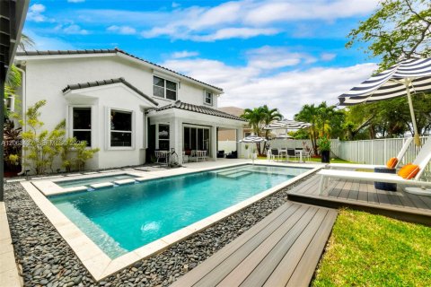 Villa ou maison à vendre à Miramar, Floride: 4 chambres, 251.49 m2 № 2266230 - photo 8