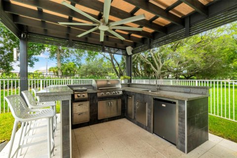 Villa ou maison à vendre à Miramar, Floride: 4 chambres, 251.49 m2 № 2266230 - photo 10