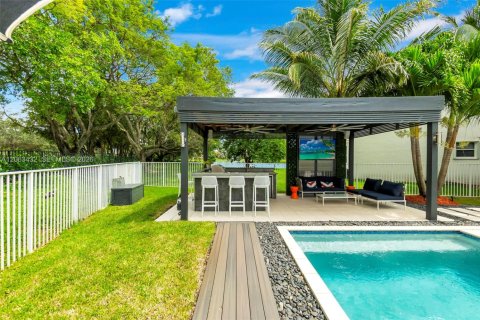 Villa ou maison à vendre à Miramar, Floride: 4 chambres, 251.49 m2 № 2266230 - photo 13