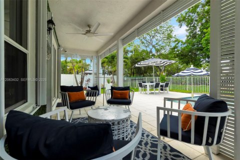 Villa ou maison à vendre à Miramar, Floride: 4 chambres, 251.49 m2 № 2266230 - photo 19
